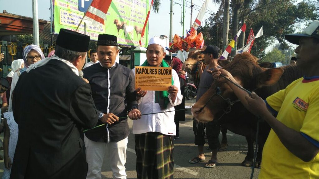 Kapolres dan Jajaran Forkopincam melaksanakan Sholat Idul Adha