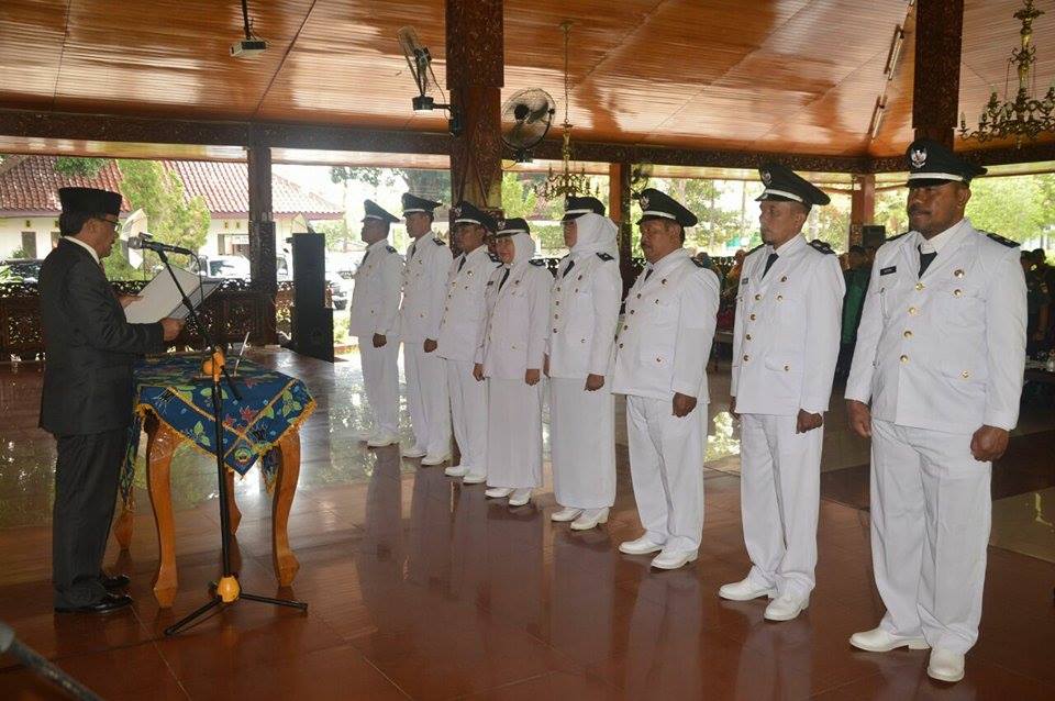 Bupati Djoko Nugroho melantik 8 Kepala Desa Hasil Pilkades Juli