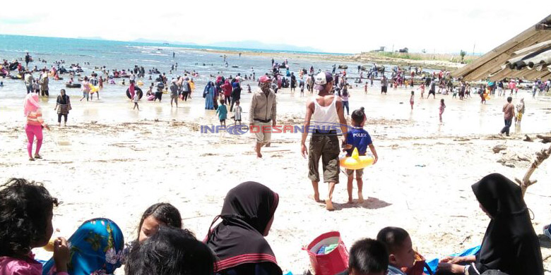 Ribuan Pengunjung Padati Pantai Muara Indah Desa Suak Kecamatan Sidomulyo