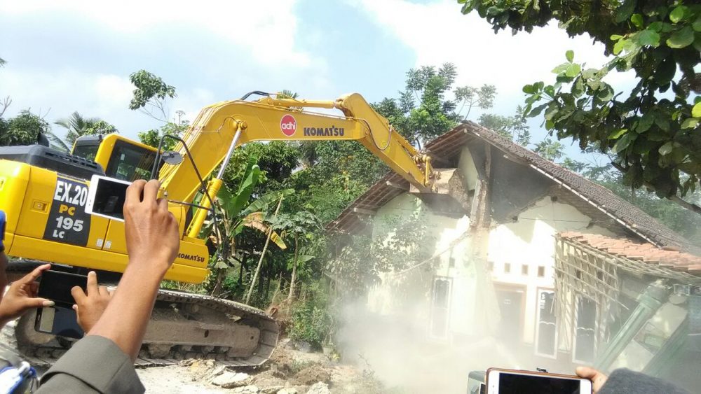 Proses Eksekusi Lahan Tol Di Lampung Selatan Sempat Terjadi Kericuhan