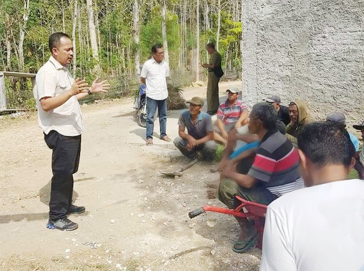 Penggelaran Matrial Makadam Agung Pambudi Dalam Bakti Sosial Tebar Manfaat