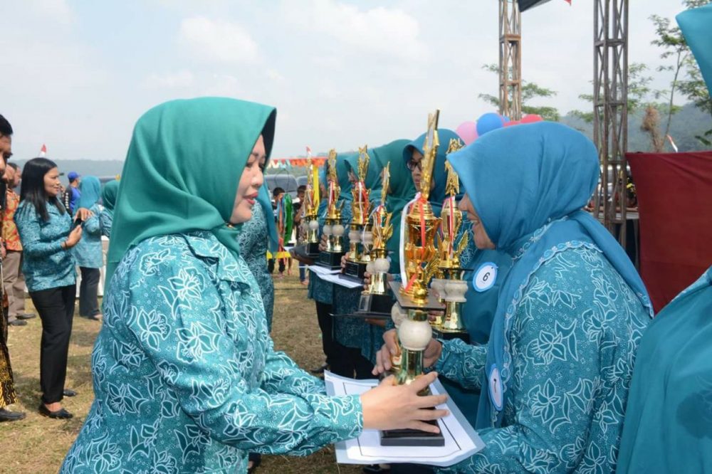 TP PKK Banyumas Apresiasi Kader Beprestasi
