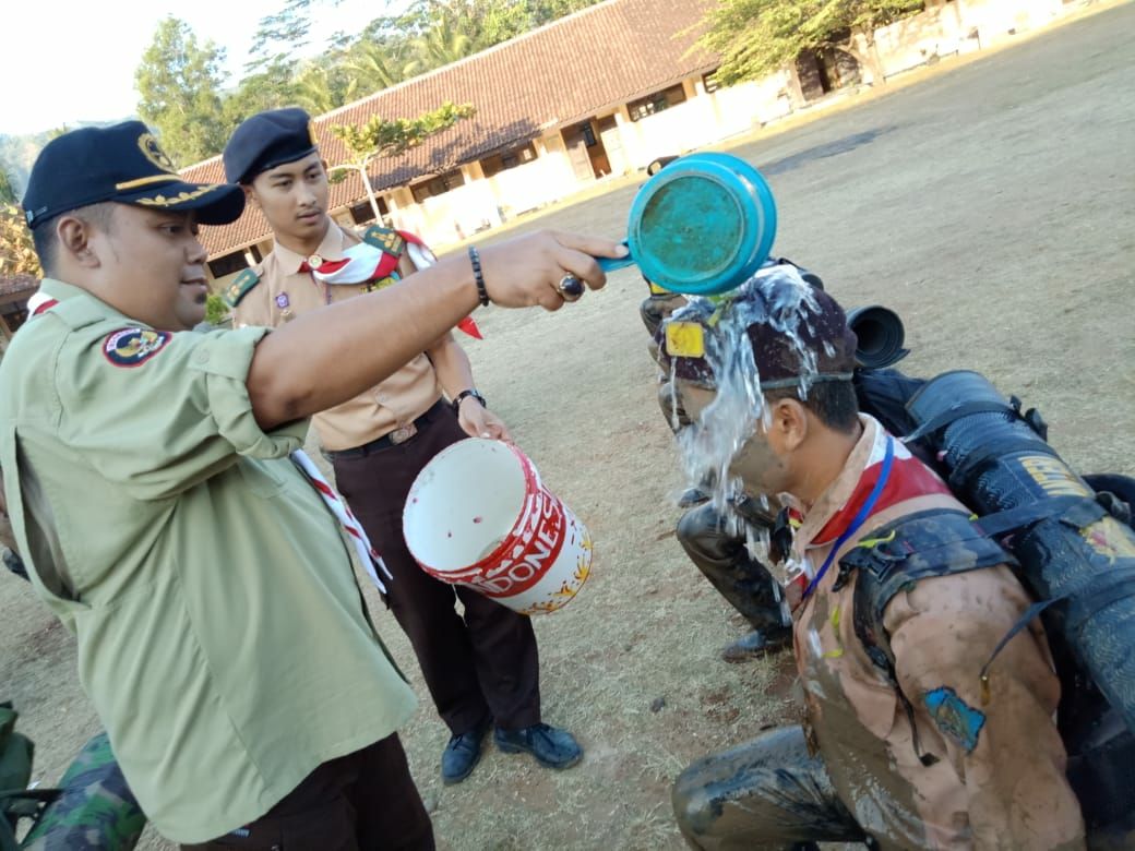 Ambalan Pandu-Kunthi SMKN Kebasen Banyumas Lantik 37 Bantara