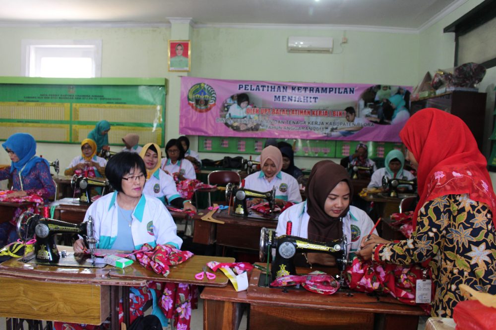 Tingkatkan Skill, Ibu-Ibu Persit Kodim Blora Ikuti Pelatihan Ketrampilan Gandeng Dinperinaker