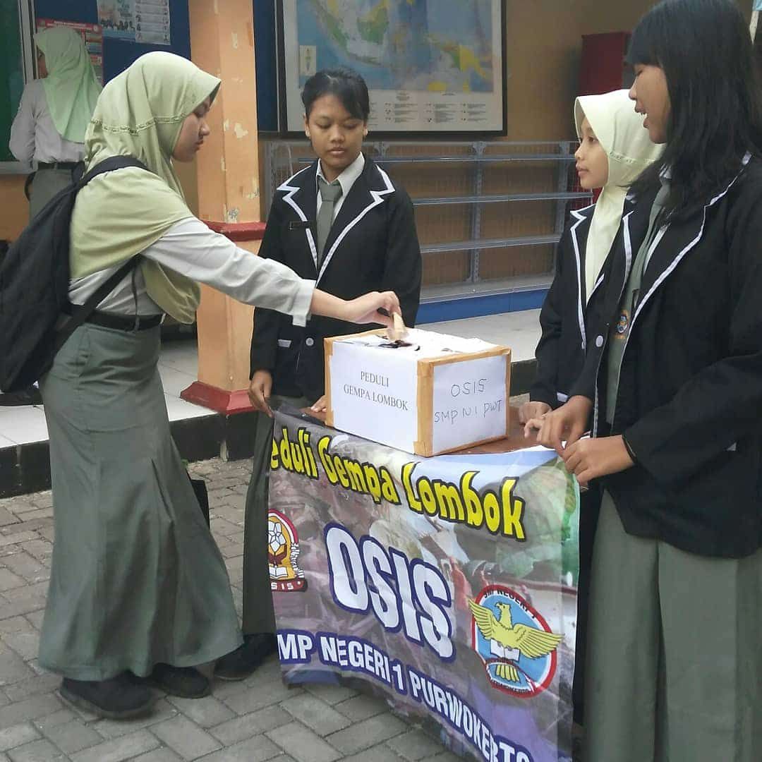 Peduli Lombok, OSIS SMP 1 Purwokerto Gelar Penggalangan Dana