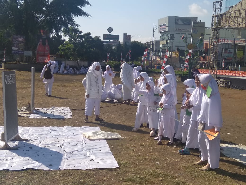 Ratusan Siswa An Nida Purwokerto Ikuti Latihan Manasik Haji