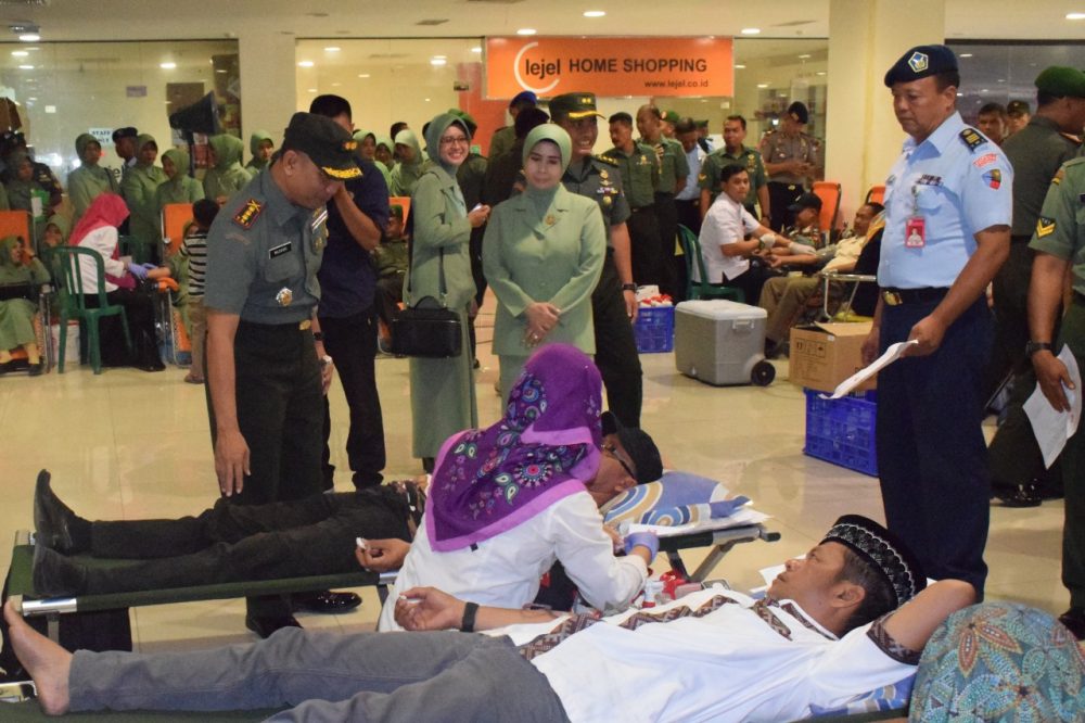 Donor Darah Bertempat DiTimbul Jaya Plaza Dalam Rangka HUT TNI