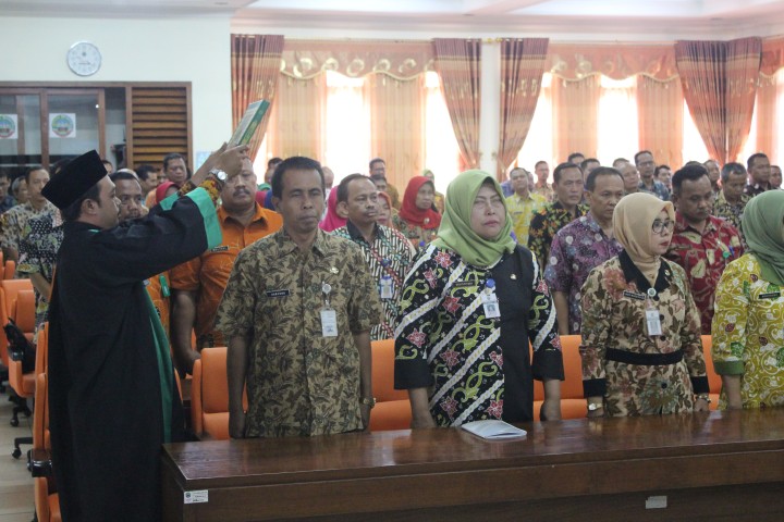 Bupati Lantik Pejabat Administrator, Pengawas Dan Direksi Perusda Wira Usaha