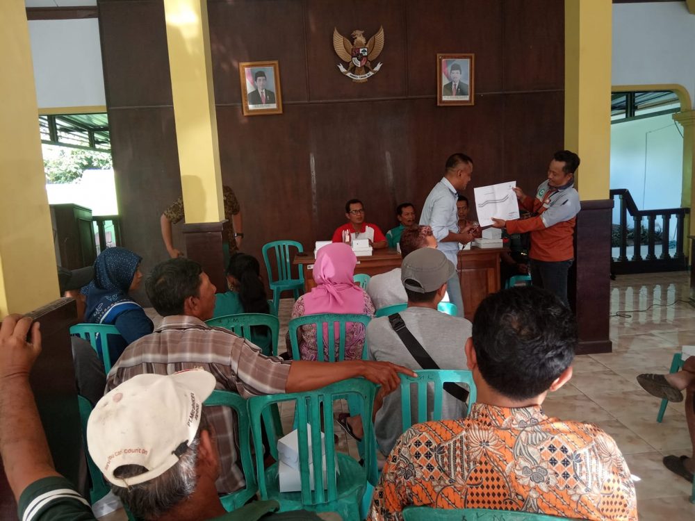 Dinas PU dan Perkim Blitar Sosialisasikan Pengukuran Batas Proyek Normalisasi Kali Bogel
