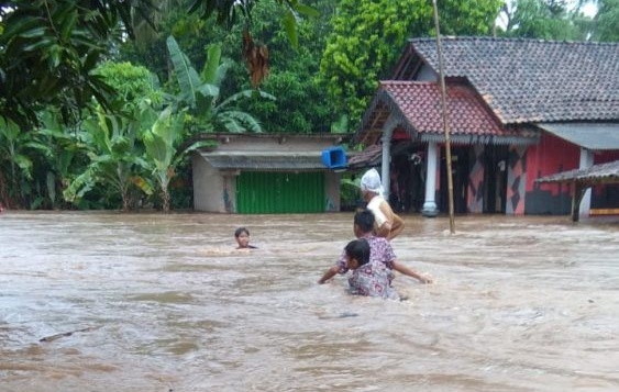 Puluhan Rumah Warga Desa Sukabanjar Kecamatan Sidomulyo Terendam Banjir