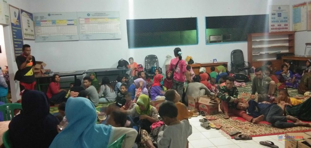 Balai Desa Banjar Suri Dipadati Pengungsi Korban Tsunami