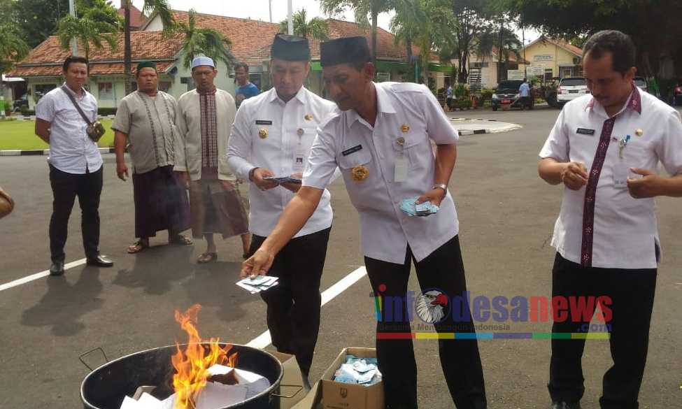 Tamzil bakar EKTP yang sudah tidak berlaku