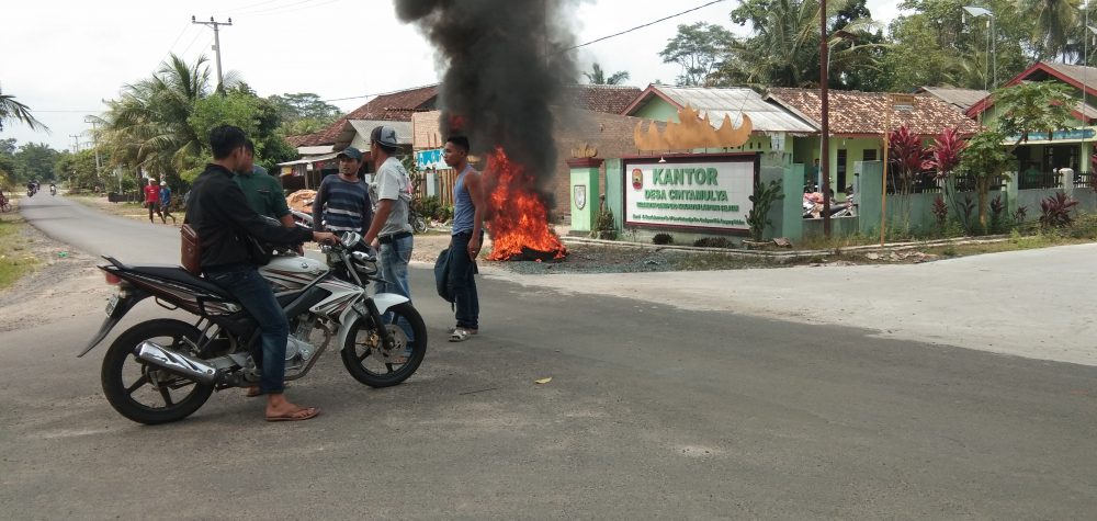 Warga Desa Cintamulya Sempat Memanas