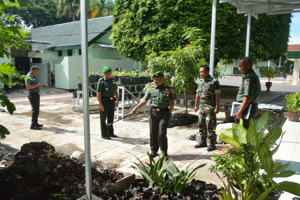 Siap Tanam 10.000 Pohon, Danrem 081/DSJ Cek Kesiapan Bibitnya