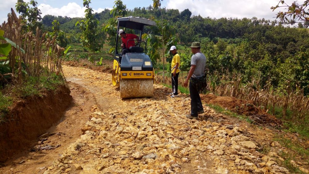 Gilasan Roda “Slender” Sempurnakan Pemadatan Jalan TMMD