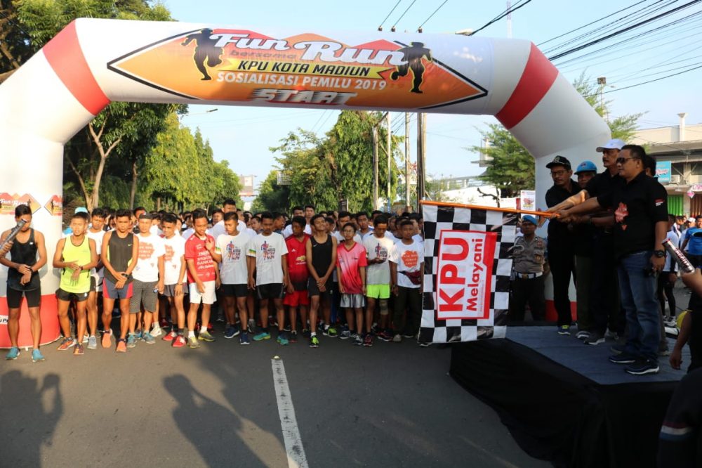 Kasdim Madiun Hadiri Fun Run Bersama KPU Kota Madiun Dan Sosialisasi Pemilu 2019