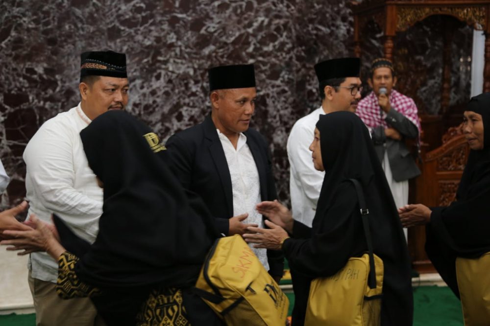 Nanang Lepas Keberangkatan Para Jama,ah Umroh