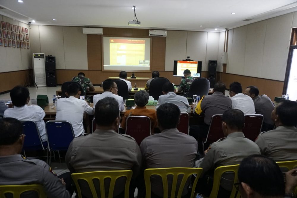 Dandim Ngawi Hadiri Live Vicon Di Mapolres Ngawi