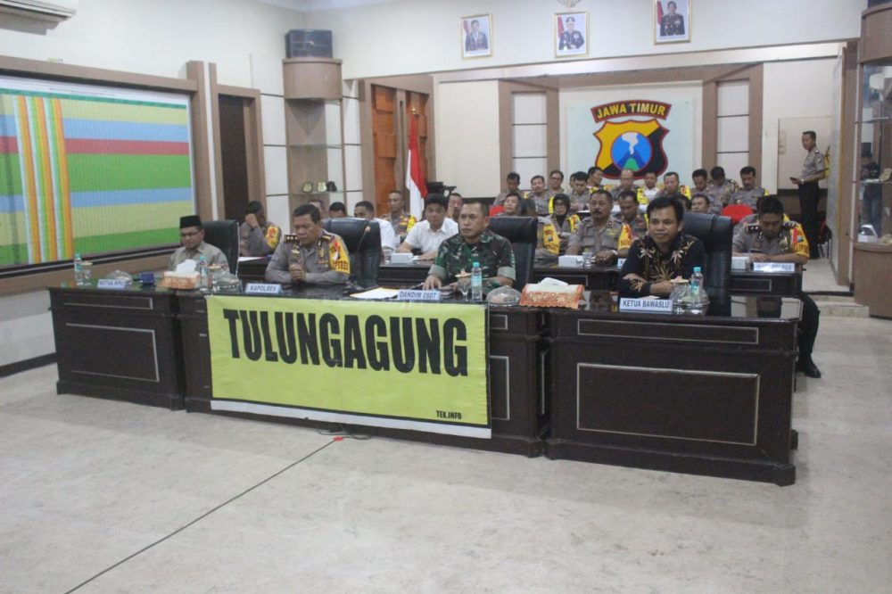 Dandim Dampingi Kapolres Tulungagung Ikuti Vicon Kesiapan Akhir Pengamanan Pemilu Serentak 2019