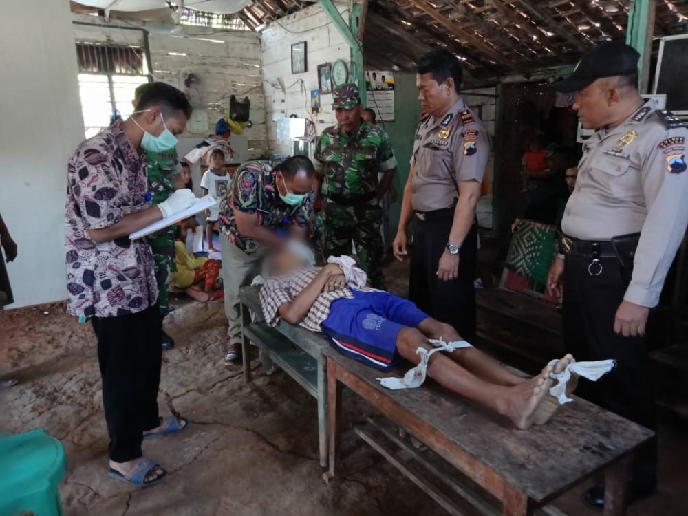 Seorang Kakek Warga Desa Mojowetan Diduga Stres Tewas Gantung Diri