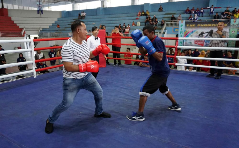 Nanang Pukul KO Lawannya Di Pertandingan Tinju