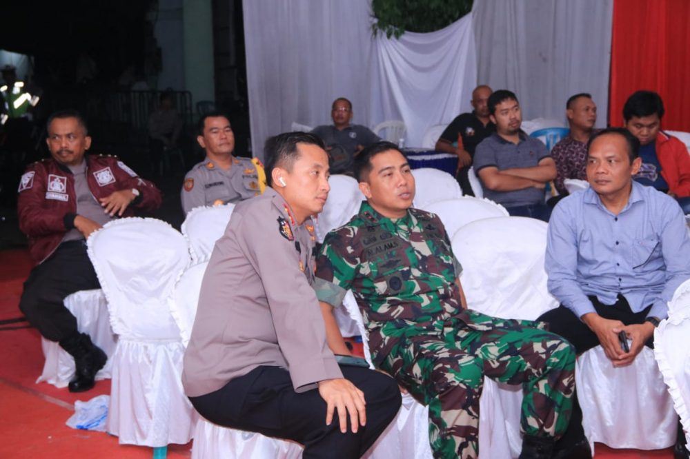 Bersinergi Dengan Kapolres Madiun, Dandim 0803/ Madiun Pantau Pemberangkatan Tim KPU Kab. Madiun