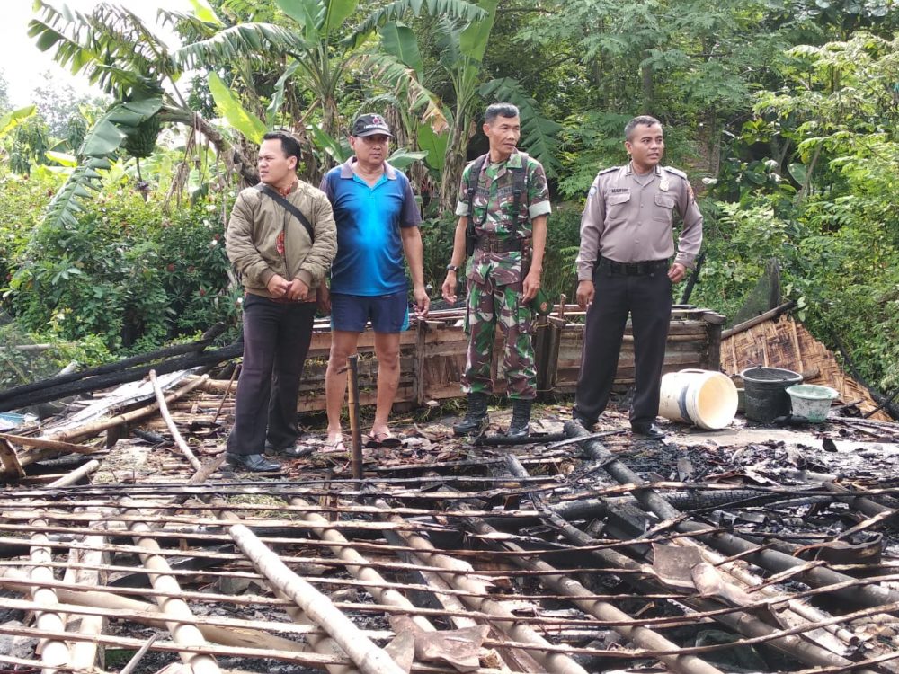 Diduga Konsleting Listrik, Rumah Dan Kandang Kambing Di Demak Terbakar