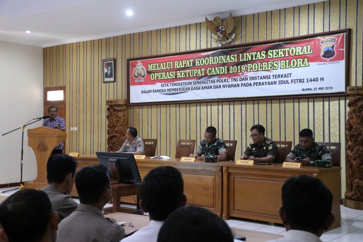 JELANG LEBARAN, BUPATI MINTA POLRES BLORA TINGKATKAN PENGAMANAN