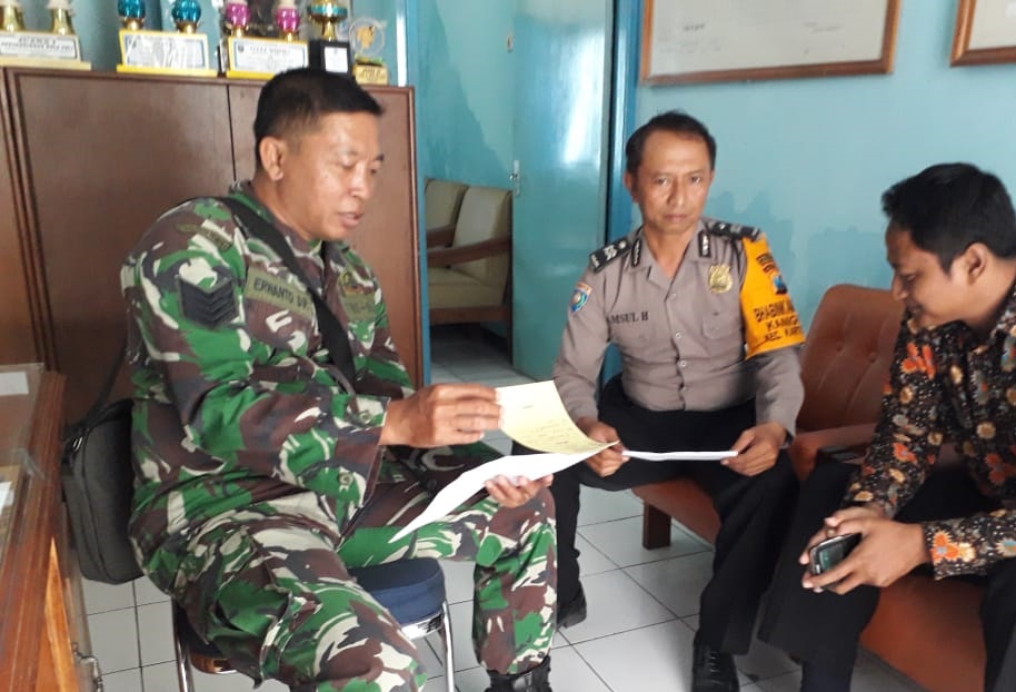 Serma Erwanto Komsos Dengan Perangkat Kel. Kanigoro, Siapkan Tim Musik Patrol