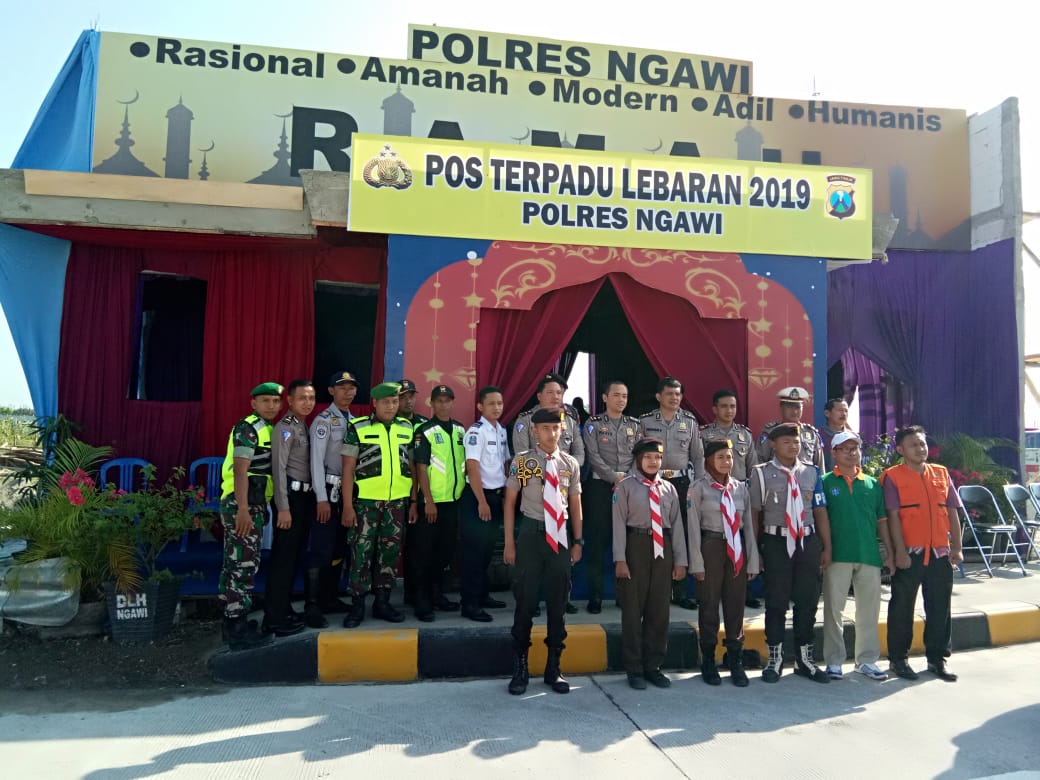 Beri Rasa Aman Pada Masyarakat Anggota Kodim Ngawi Laksanakan Pam Di Pos Exit Tol   