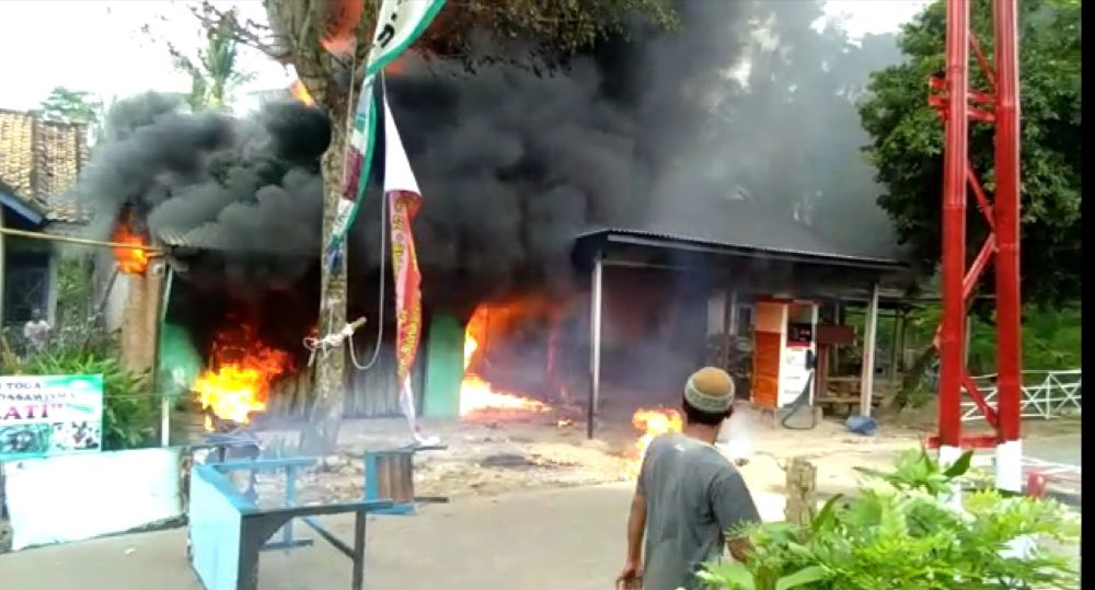 H-1 Lebaran Rumah Milik Warga Kecamatan Sidomulyo Ludes Dilalap Sijago Merah