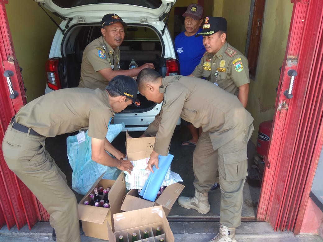 Masih Di Momen Lebaran Satpol PP Kudus Sita Miras Di Desa Kalirejo