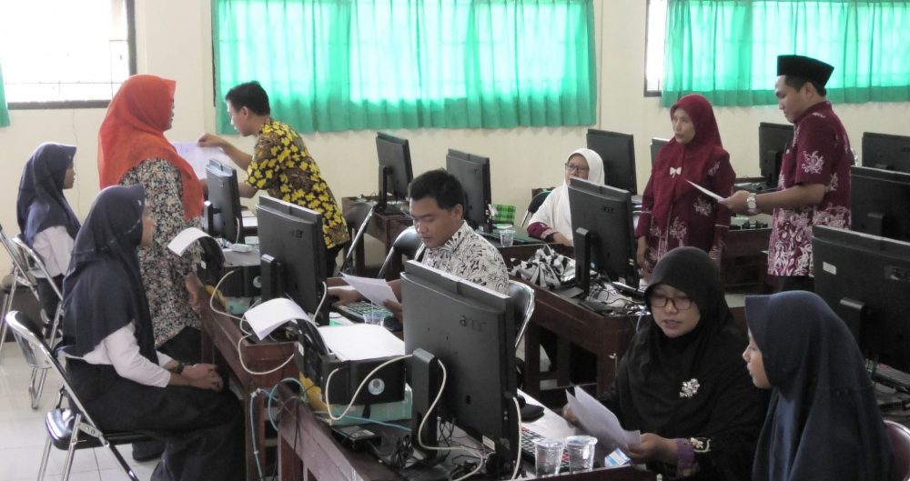Ratusan Siswa Ikuti Uji Coba PPDB Online di SMA Negeri Baturraden
