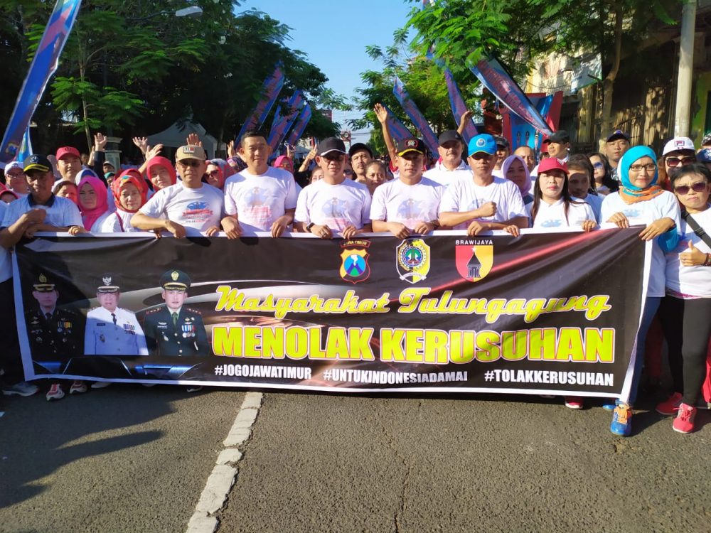 Tolak Kerusuhan, TNI Polri Senam Bersama Masyarakat Kabupaten Tulungagung