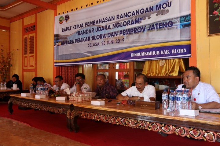 Wakil Bupati Tinjau Kelanjutan Pembangunan Bandara Ngloram