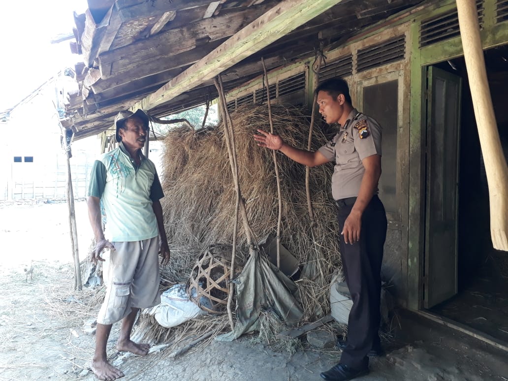 Antisipasi Kebakaran di Musim Kemarau, Begini Yang di Lakukan Bhabinkamtibmas Polres Blora.