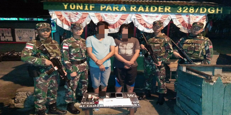 SATGAS PAMTAS YONIF PR 328/DGH Amankan 2 Pemuda Bawa 1 Paket Sabu-Sabu