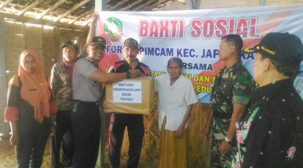 Polsek Japah Polres Blora Memberikan Bantuan Sembako