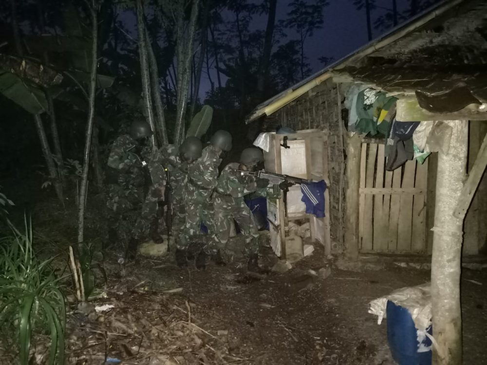 Yonif 511/DY Melaksanakan Latihan Uji Siap Tempur Tingkat Regu