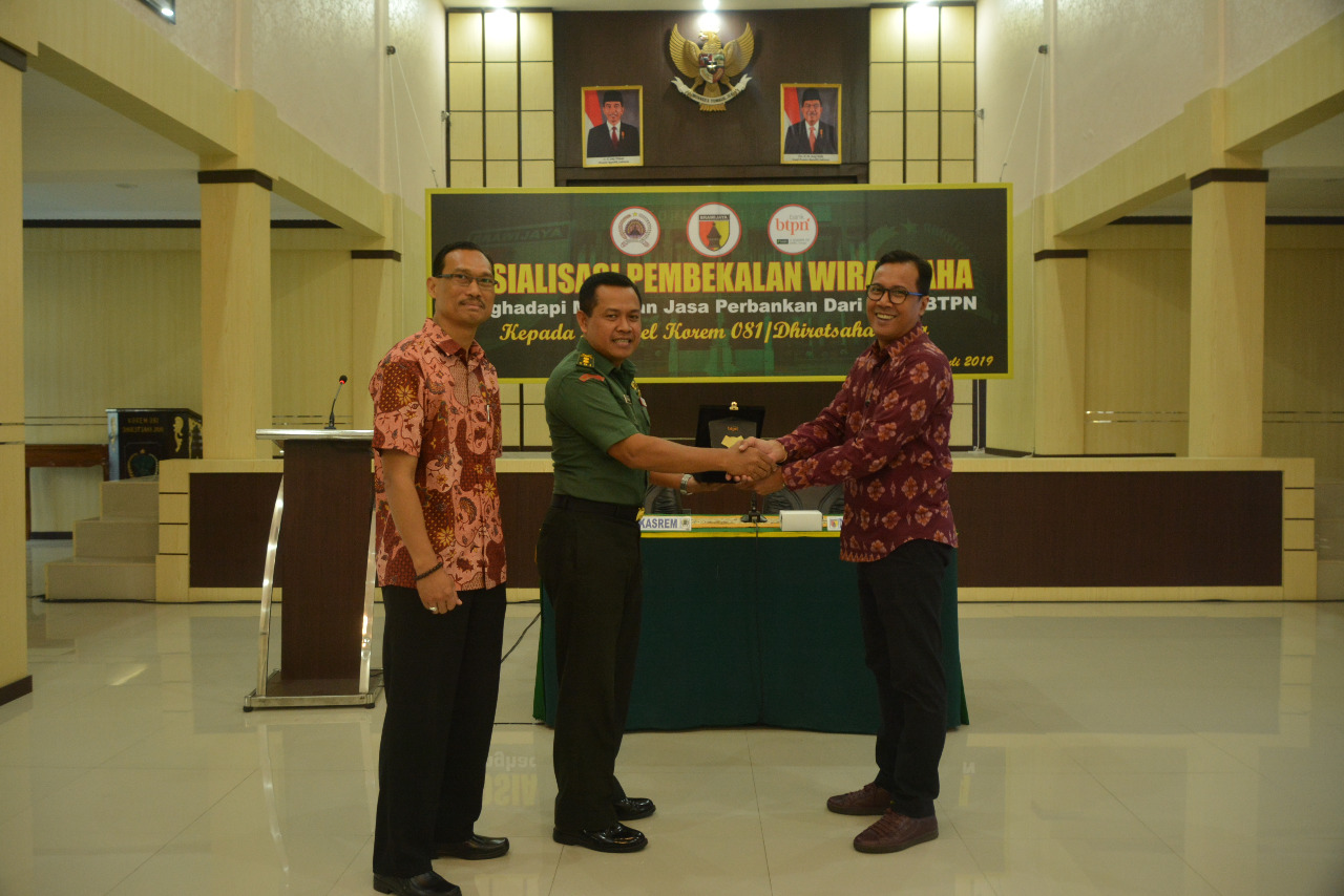 Menghadapi Masa Pensiun, Anggota Korem 081/DSJ Menerima Sosialisasi Pembekalan Wirausaha