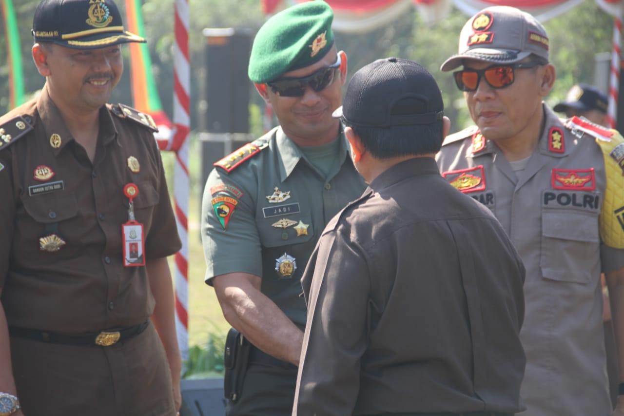 Danyonif 511/DY Letkol Inf Jadi, S.I.P Menghadiri Upacara Pembukaan TMMD Ke 105 TA. 2019 Di Blitar