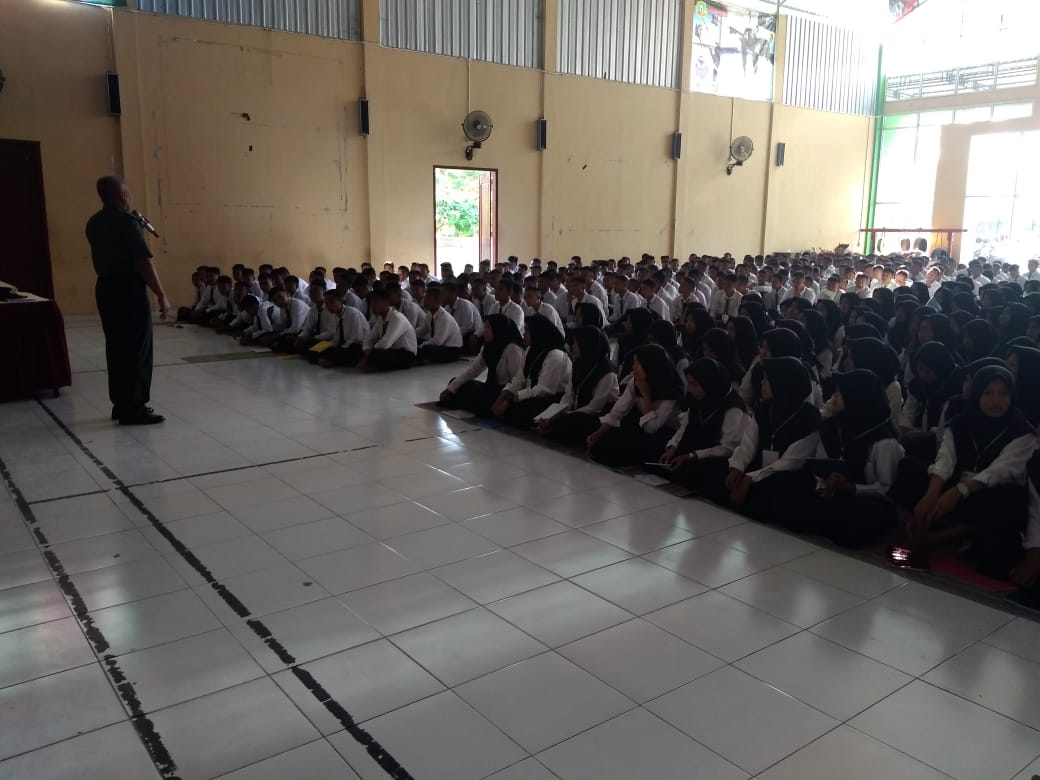 Kasdim Ngawi Beri Wasbang Kepada Siswa – Siswi SMKN 2 Ngawi Tahun Pelajaran 2019/2020