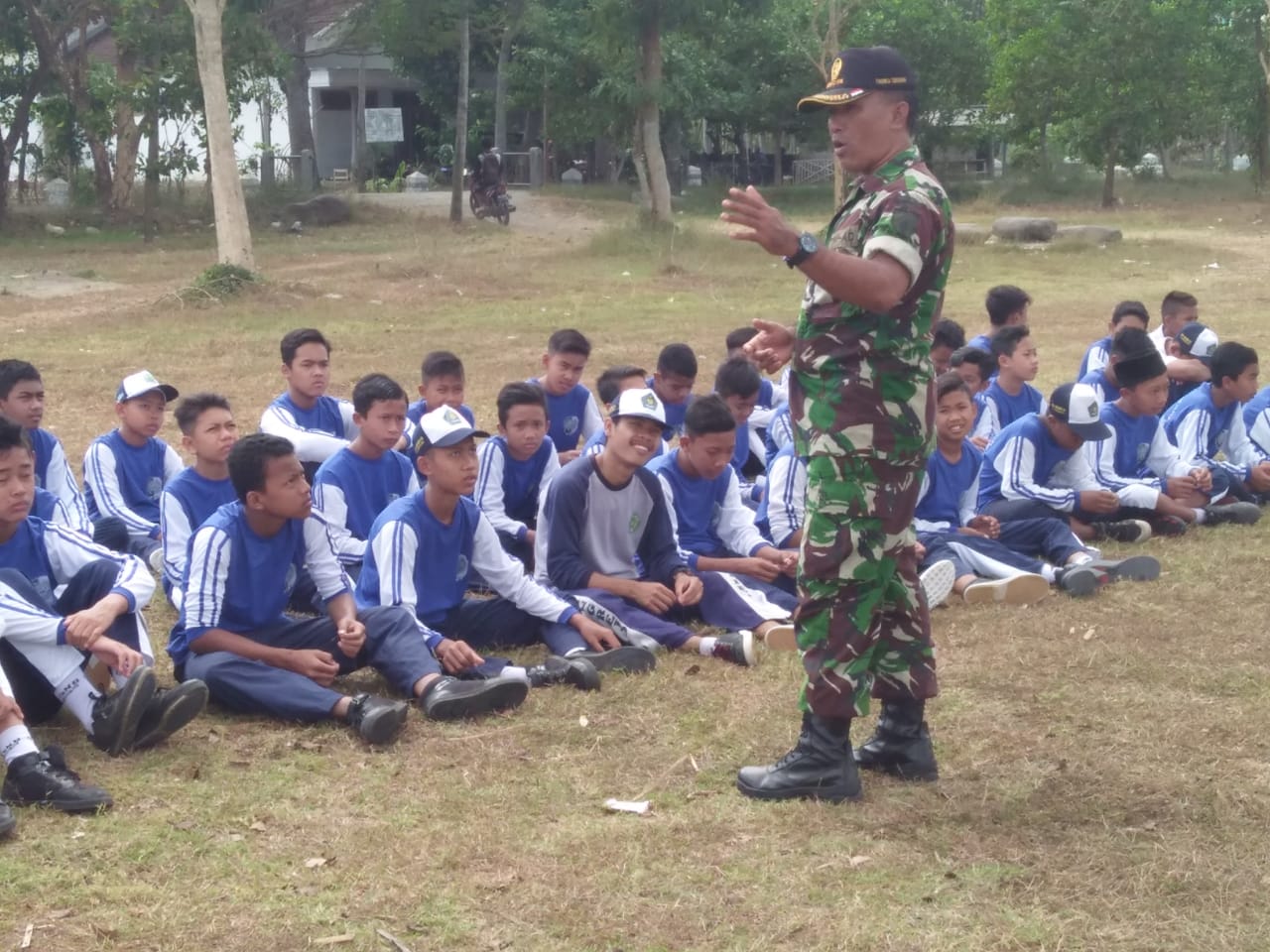 Tanamkan Disiplin, TNI Berikan Wasbang dan PBB Saat MPLS