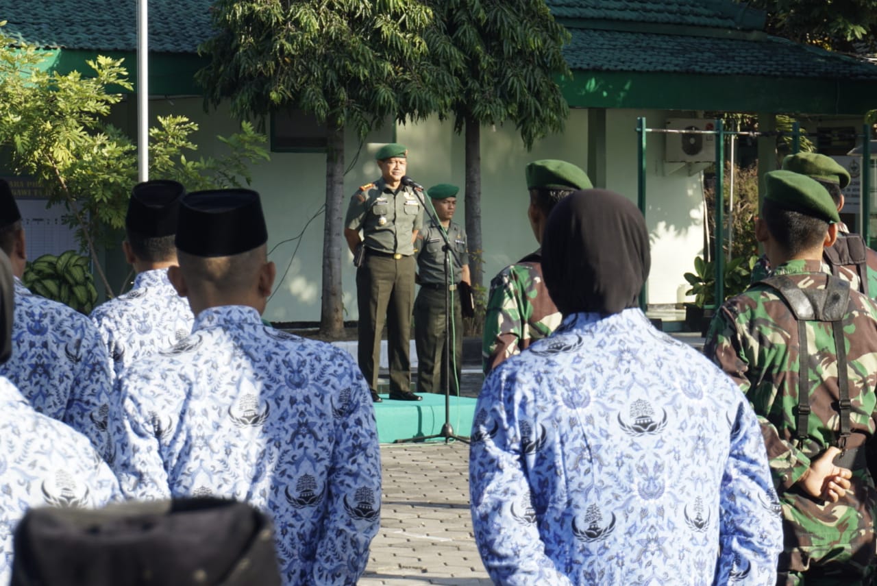 Dandim Ngawi Pimpin Upacara Pengibaran Bendera 17 an Bulan Juli 2019