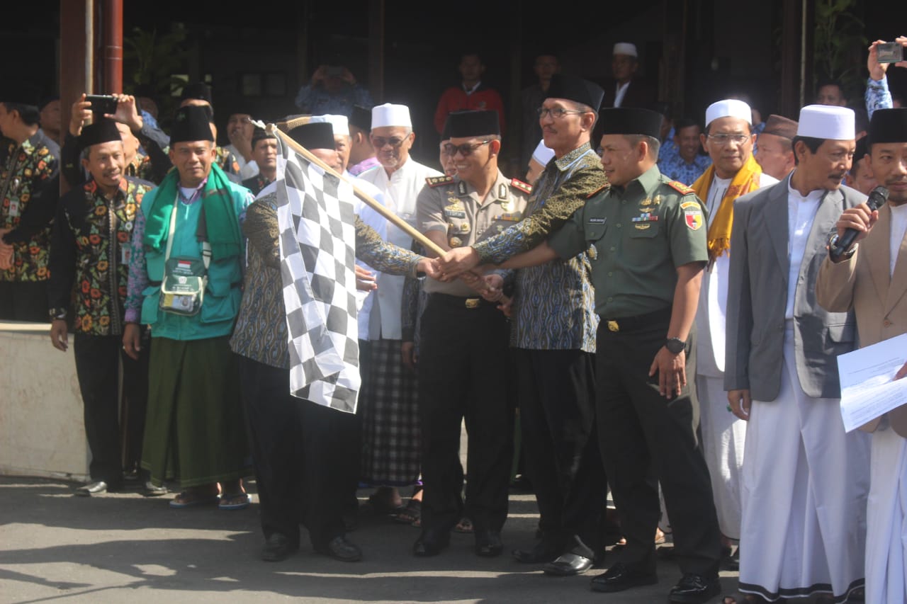 Dandim Ikut Melepas Para Calon Jamaah Haji Tulungagung 2019