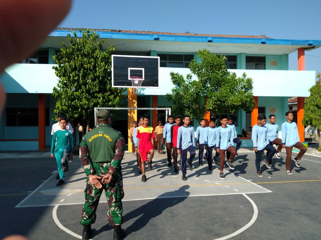 PBB Melatih Melatih Anak Didik Untuk Disiplin
