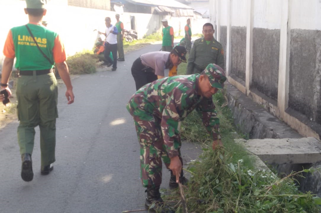 Babinsa Kel.Klegen Kompak Bersama Tiga Pilar, Laksanakan Karya Bhakti