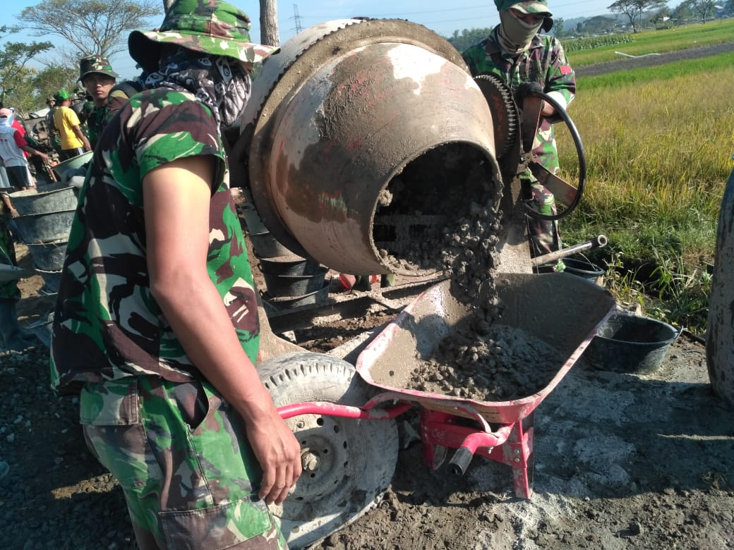 Betonisasi Jalan Desa Jimbung Capai 350 Meter
