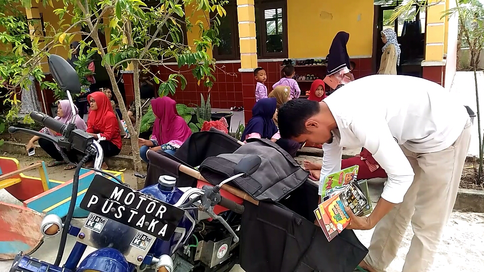 Peringati Hari Anak, Motor Pustaka Ajak Orang Tua  Bacakan Buku