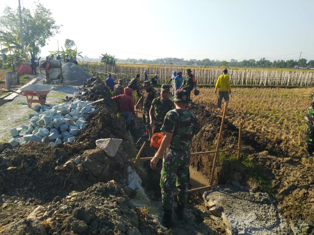 WUJUDKAN KEBERSAMAAN, KORAMIL KAUMAN KARYA BAKTI BERSAMA MASYARAKAT   